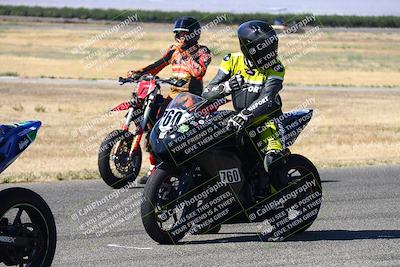 media/Aug-13-2023-CRA (Sun) [[1cfc37a6fb]]/Race 4 400 Superbike/Grid Shots/